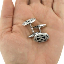 Luxurman -Luxurman black onyx and diamond fancy cufflinks for men 3