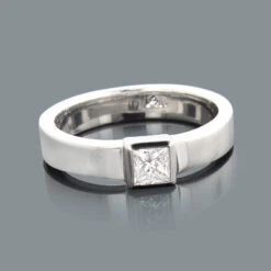 Solitaire Princess Cut Diamond Engagement Ring 0.30ct